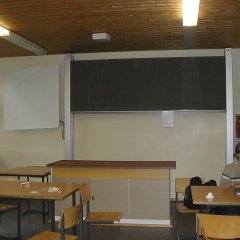 Beleuchtung alt im Klassensaal 1